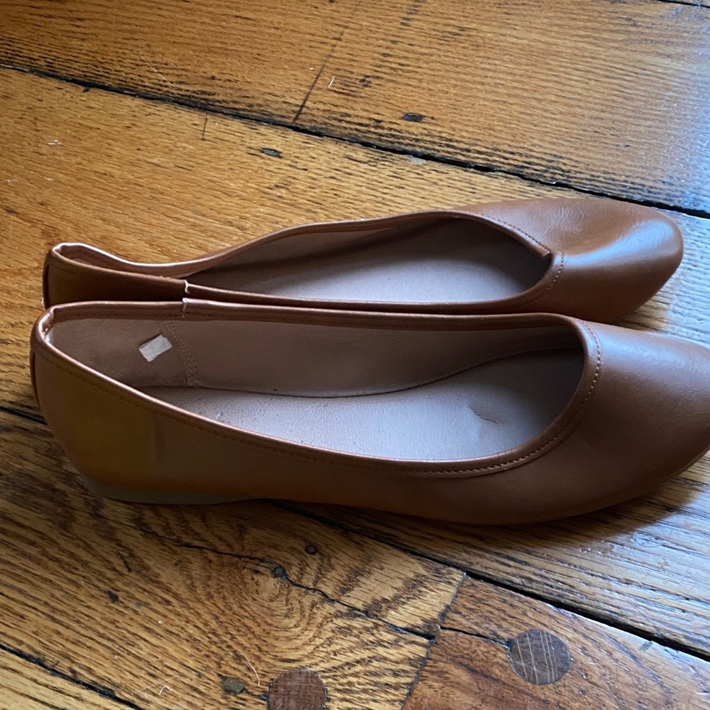 Universal Thread Brown Women's Flats - Picture 2 of 3